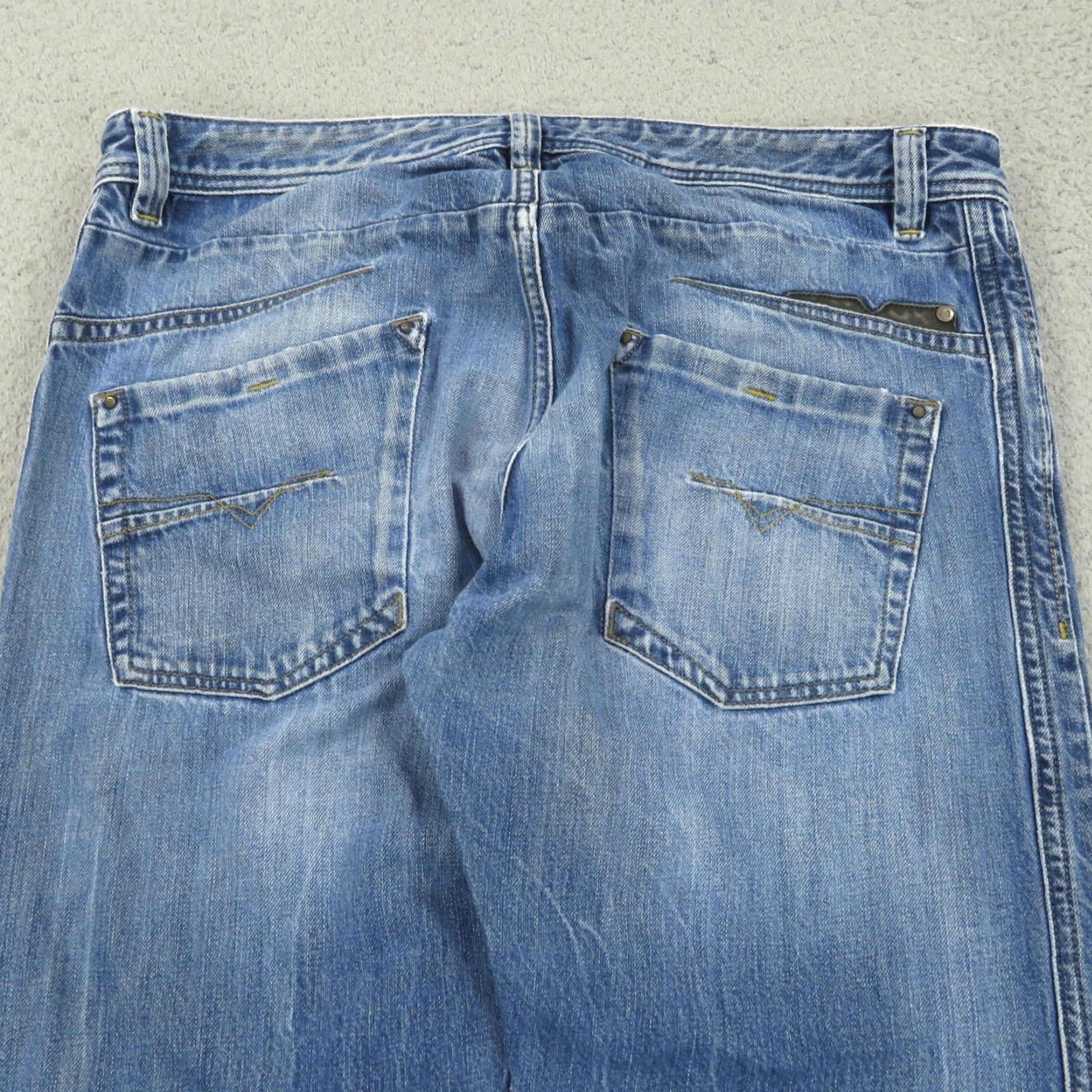 Diesel Diesel Jeans Mens 36x32 Darron Regular Slim Tapered Distressed Wash Button Fly Jeans Mens Slim Distressed Blue 5-Pocket Diesel Darron Men’s Jeans Size US 36 / EU 52 - 3 Thumbnail
