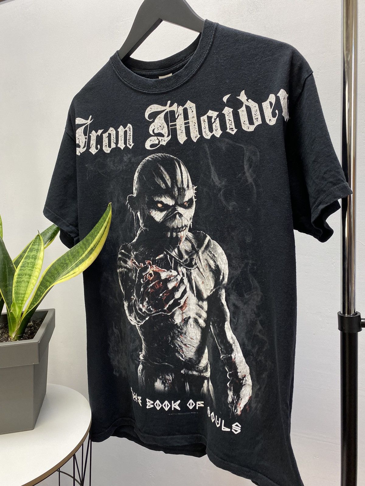 Band Tees × Iron Maiden × Vintage Vintage Iron Maiden “The Book of Souls” Tee Size US L / EU 52-54 / 3 - 2 Thumbnail