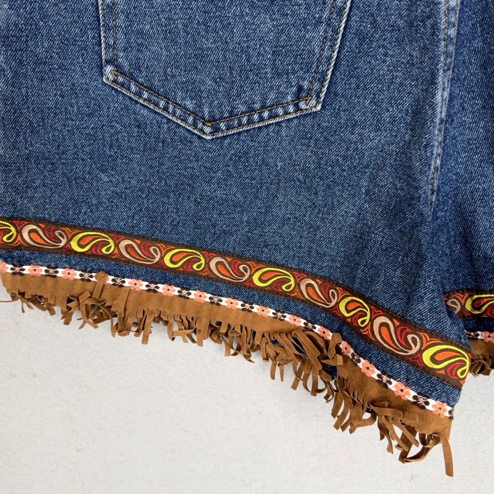 Denime VINTAGE Zana-di Denim Shorts Juniors 11/12 Blue Fringe Western Boho Festival Y2k Jeans Shorts Womens? Size 32" / US 10 / IT 46 - 7 Thumbnail