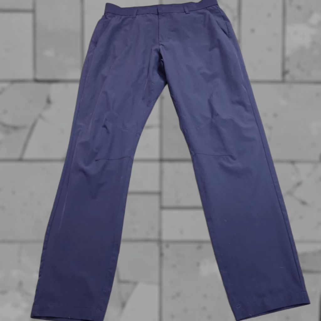 Fabletics Fabletics Pants 32 x 30 Blue Solid Performance Men Size US 32 / EU 48 - 1 Thumbnail