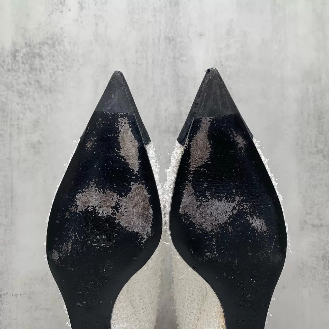 Chanel Chanel white tweed heels 36.5 95 New Size US 6 / IT 36 - 8 Thumbnail