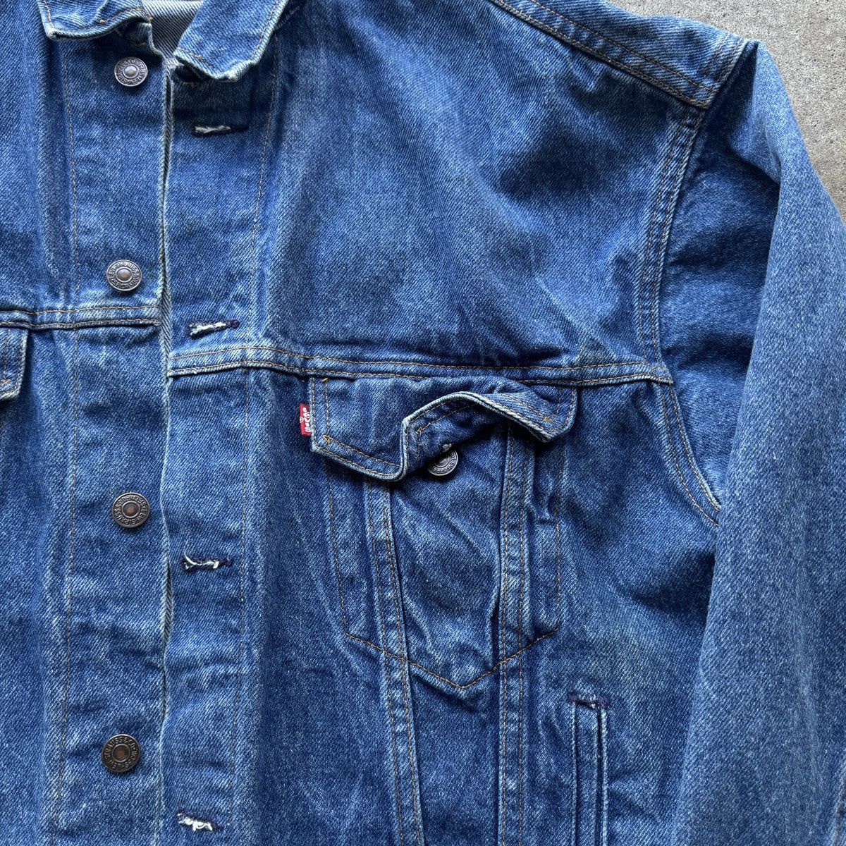 Levi's 80s Levi's Faded Denim Trucker Jacket Made in USA ERD Grunge Size US L / EU 52-54 / 3 - 9 Thumbnail