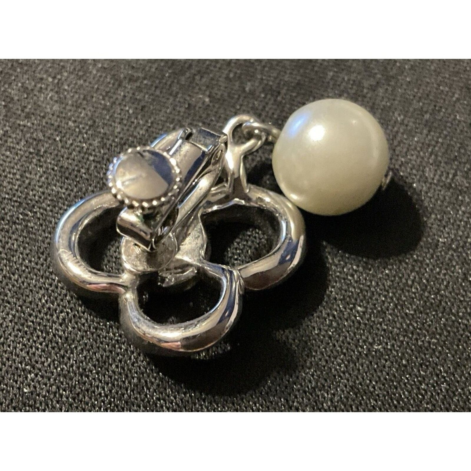 Other Artini Vintage Crystal Faux Pearl Screw Back Earrings Signed Size ONE SIZE - 6 Thumbnail