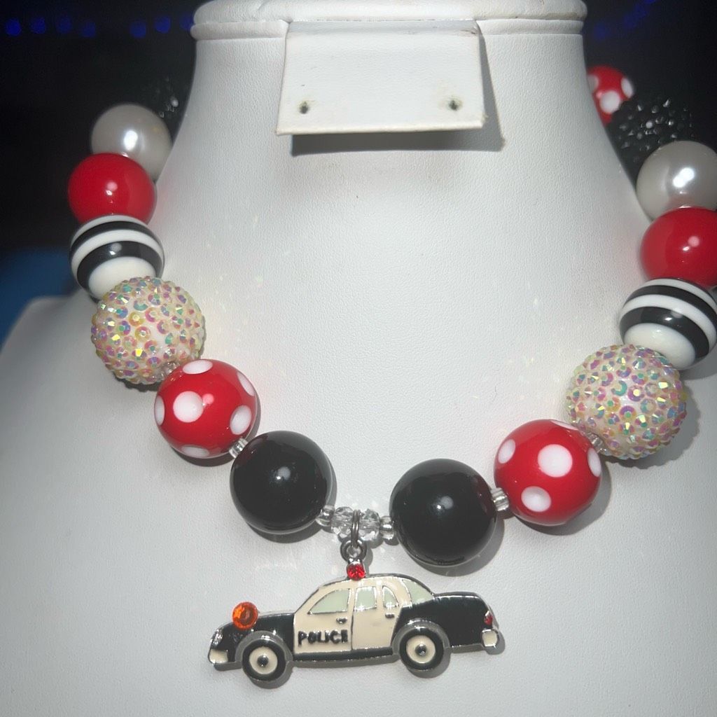 Vintage Vintage Black, white and Red Bubblegum Acrylic Necklace With Size ONE SIZE - 1 Thumbnail