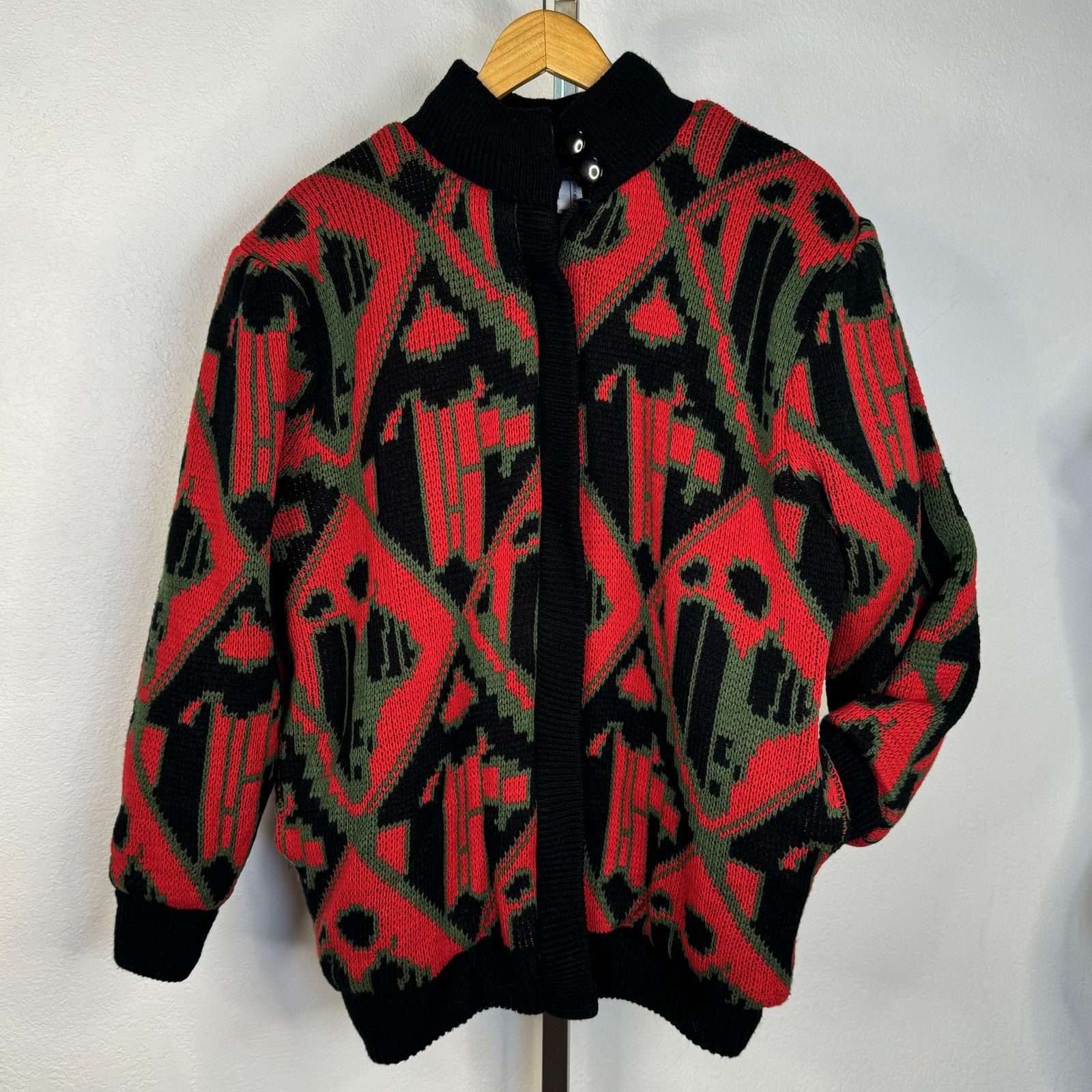 Vintage Vintage 80s Abstract Knit Bomber Jacket Red Green Black Size US L / EU 52-54 / 3 - 1 Thumbnail