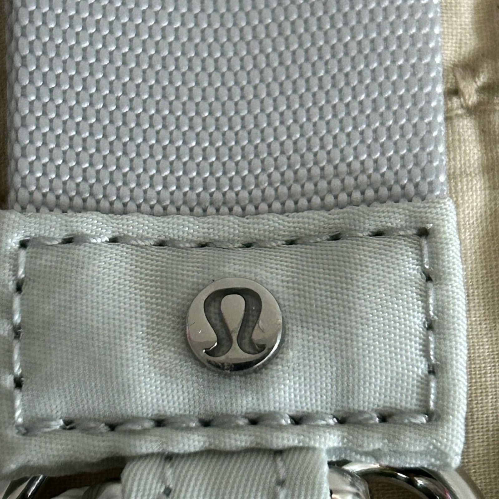 Lululemon Lululemon Dual Pouch Wristlet Vapor Lichen Lime NWT Size ONE SIZE - 6 Thumbnail