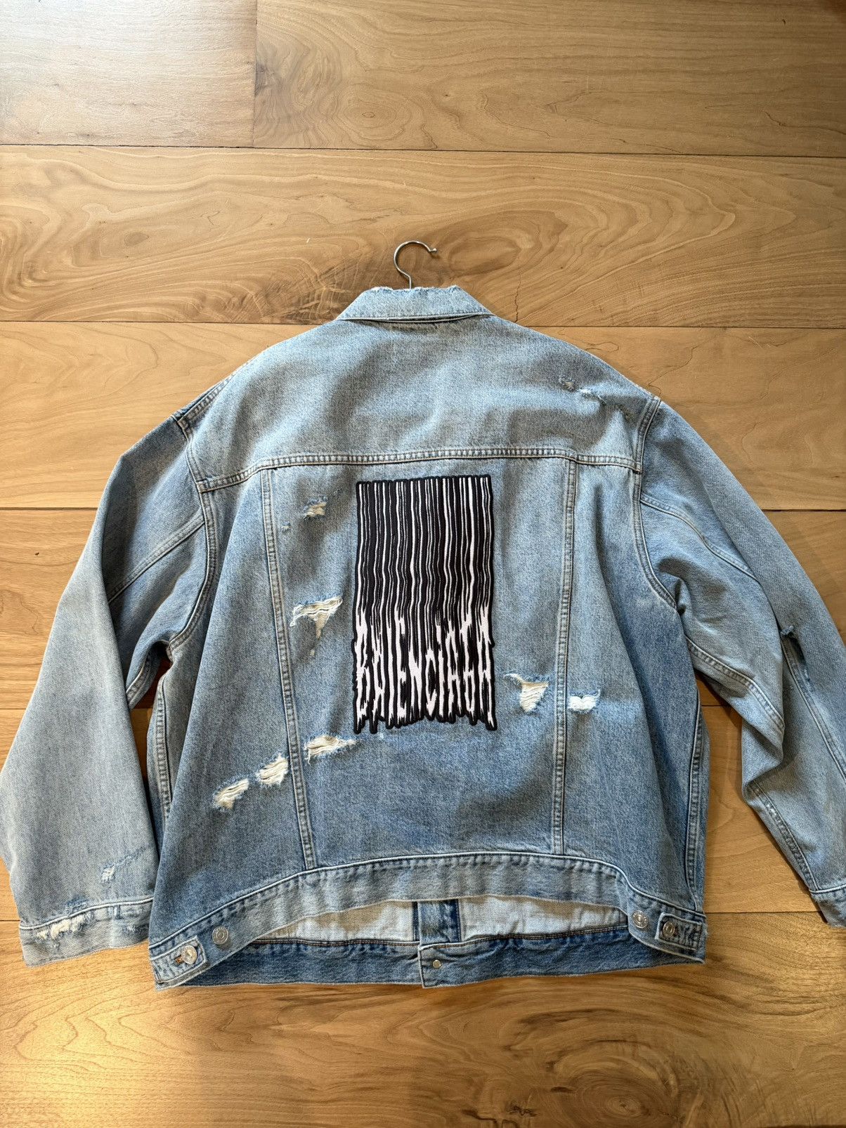 Balenciaga Balenciaga Barcode Denim Jacket Blue Size US L / EU 52-54 / 3 - 6 Thumbnail