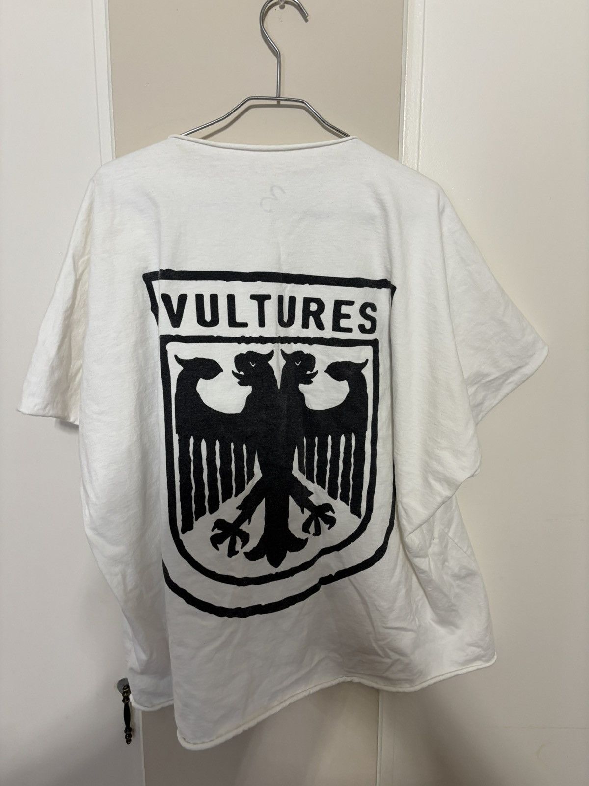 Yeezy Vulture tee Size US XL / EU 56 / 4 - 2 Thumbnail