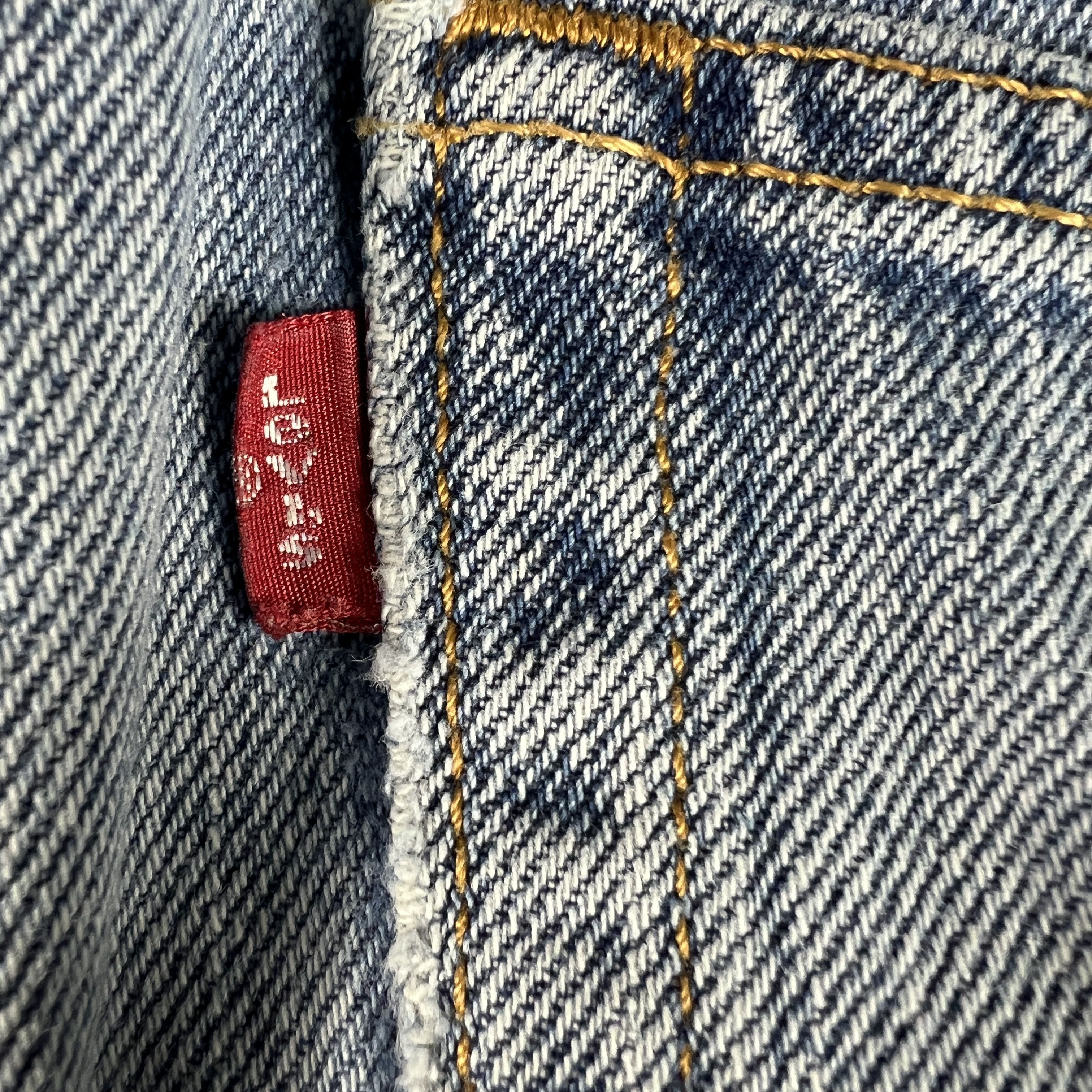 Y2K Levi's Jeans 550 Relaxed Blue Faded Thrashed Denim