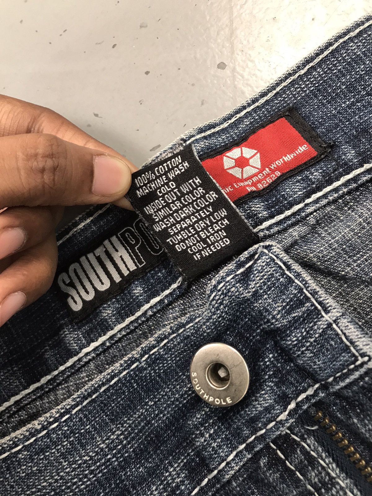 Southpole Vintage Southpole red tab skater denim jort Size US 39 - 9 Thumbnail