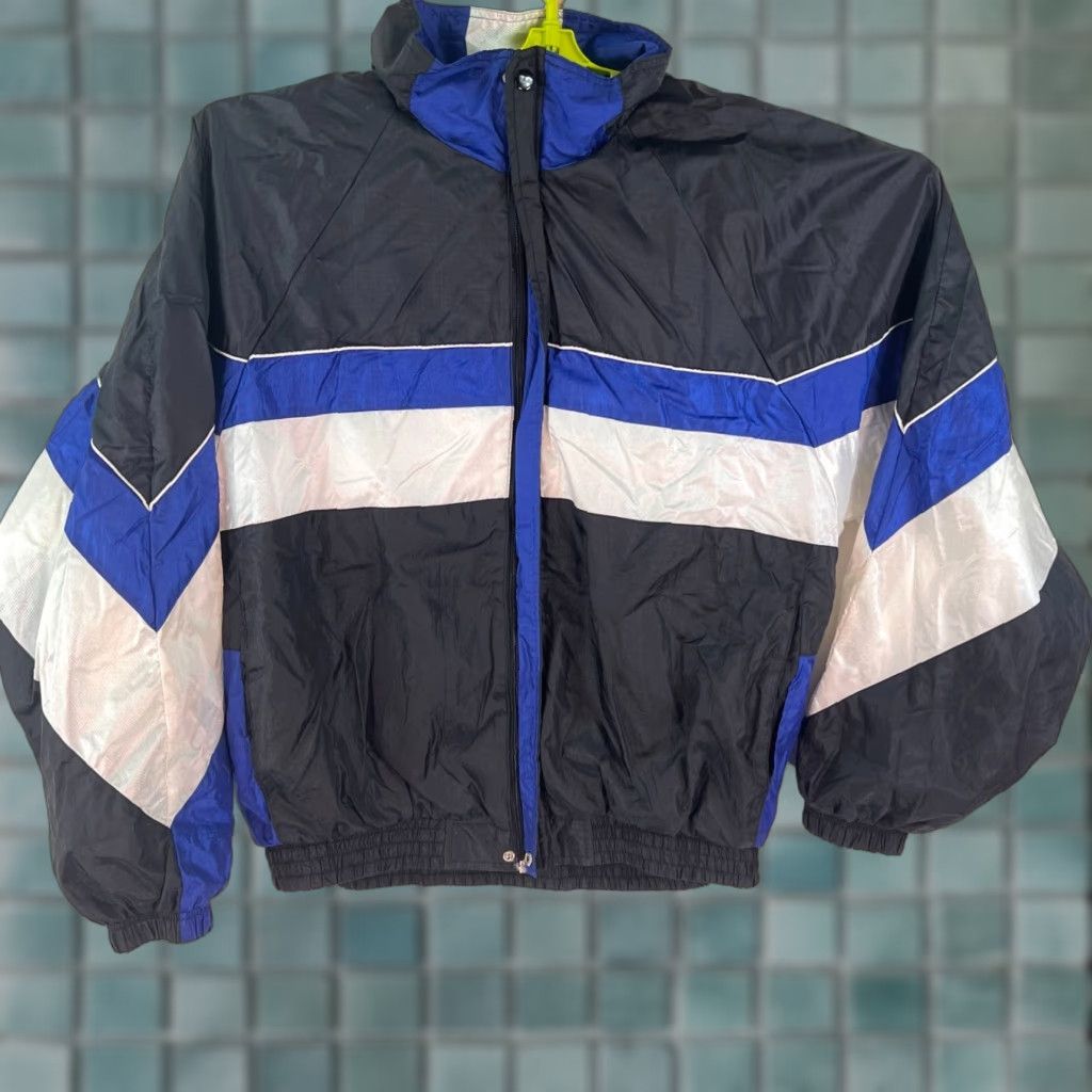 Wilson Wilson Windbreaker Jacket Mens L Blue Black Pockets Zippered Golf Windbreaker Lined Chest 48 in Regular Size Brand: Wilson? Size US L / EU 52-54 / 3 - 1 Thumbnail