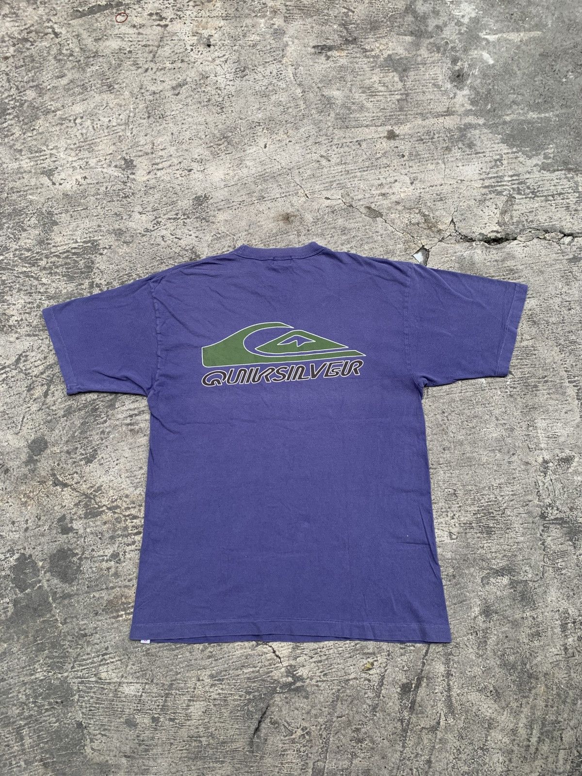 Vintage 90s Quiksilver T-shirt