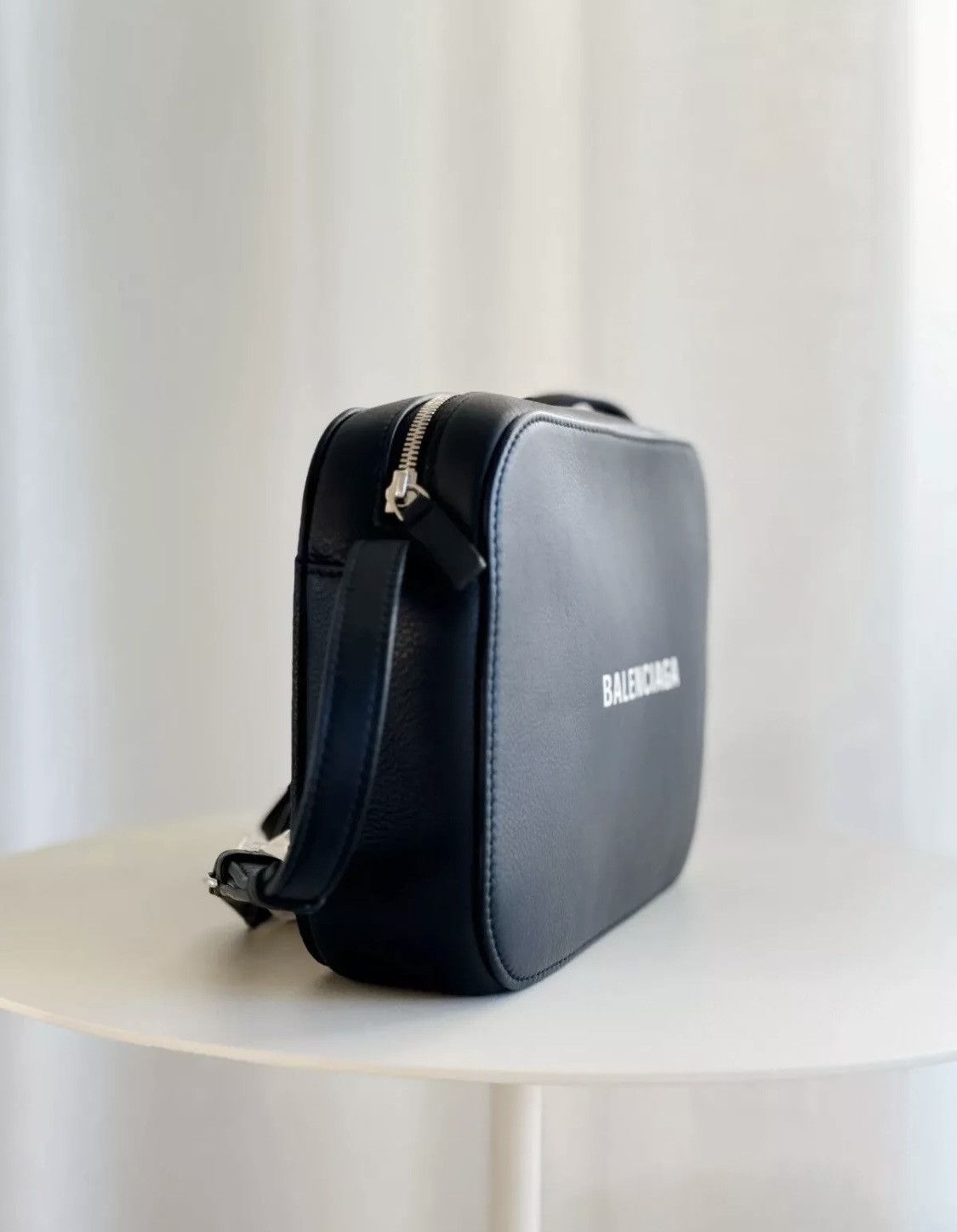 Balenciaga BALENCIAGA "CAMERA BAG" Size ONE SIZE - 2 Thumbnail