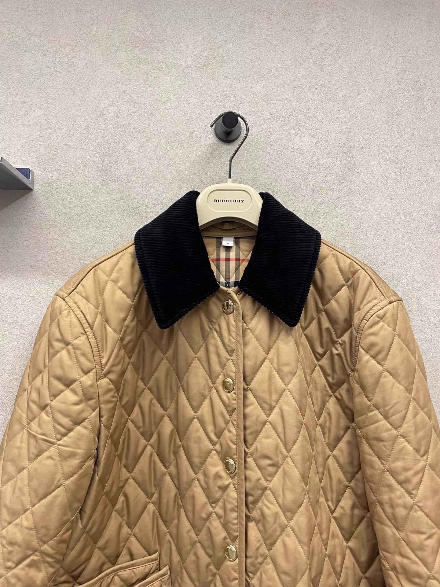 Burberry BURBERRY Classic Gold Padded Jacket Black Collar M Size M / US 6-8 / IT 42-44 - 4 Thumbnail