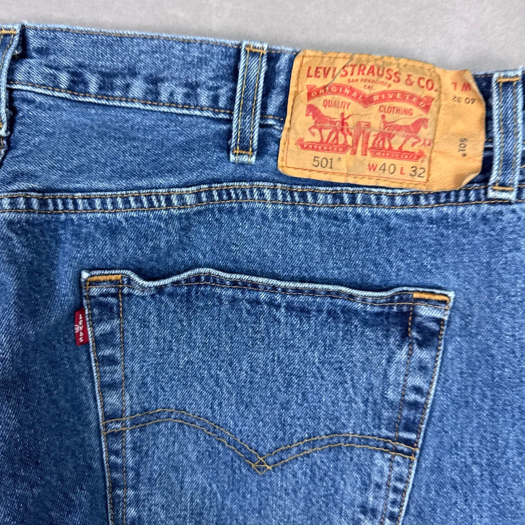 Levi's VINTAGE Levis 501 Jeans Mens 40x32 Blue Button Fly Denim Pants Faded Straight Classic Size US 40 / EU 56 - 6 Thumbnail