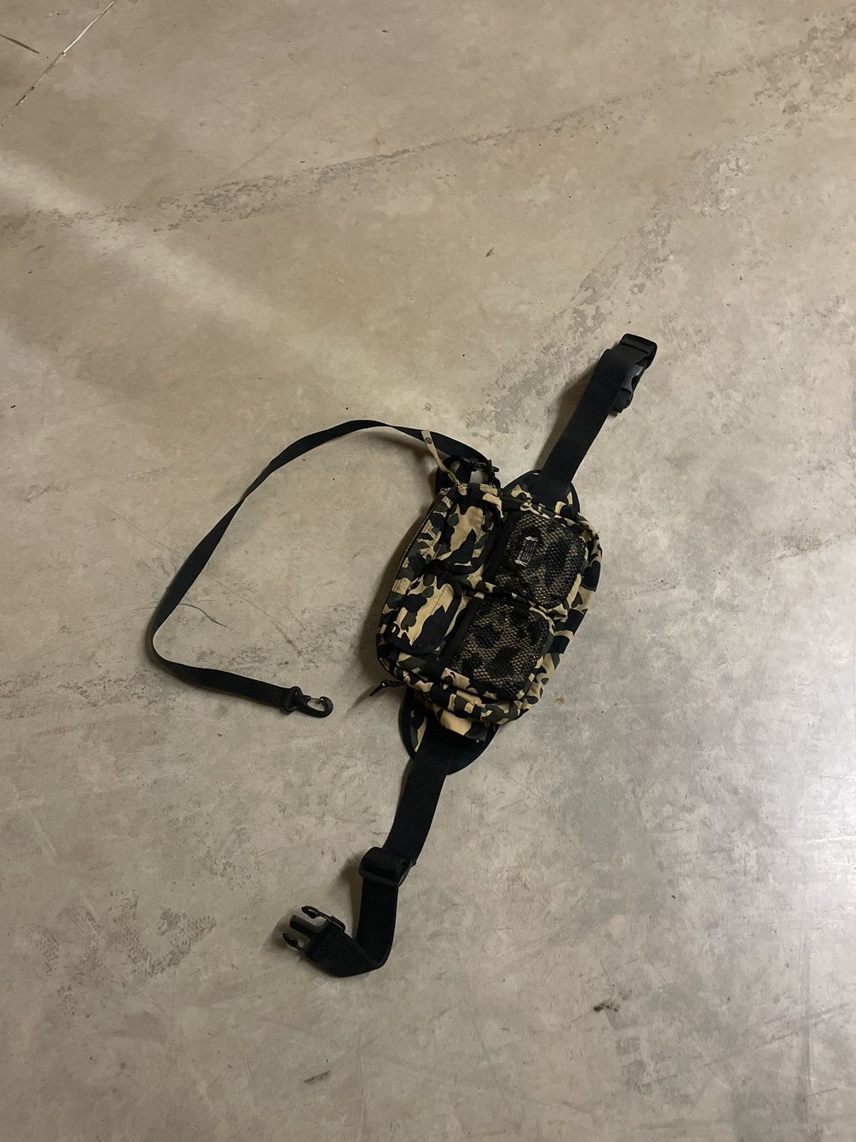Bape NIGO ERA 90s RARE BAPE NOWHERE CO CONVERTIBLE BAG Size ONE SIZE - 2 Thumbnail