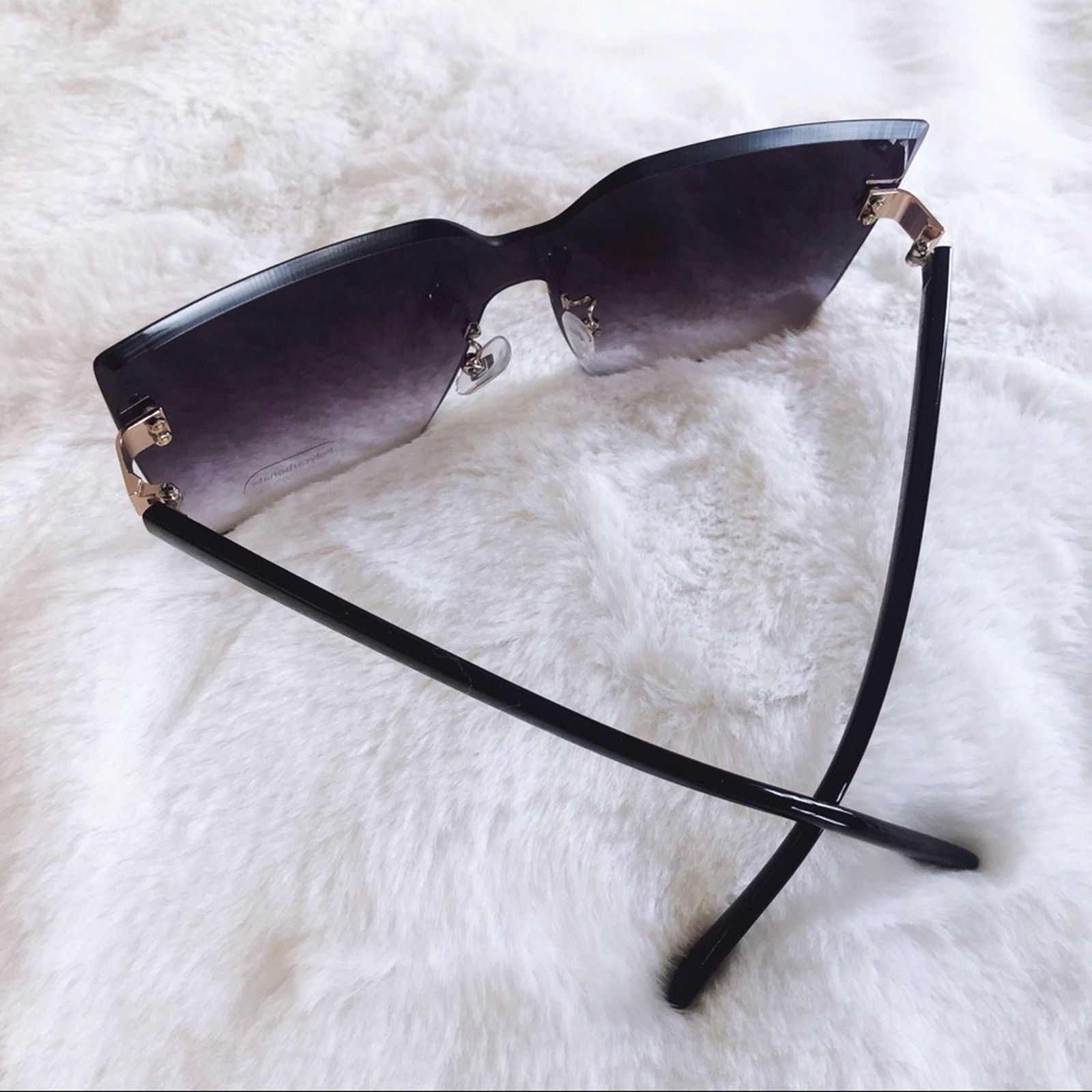 Other Dana Black Rimless Oversized Cat Eye Sunglasses Size ONE SIZE - 7 Thumbnail