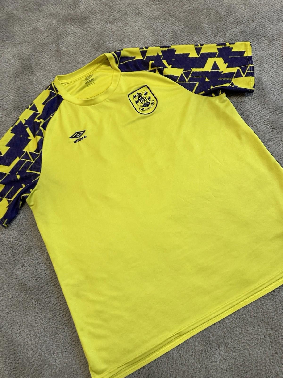 Umbro SHINDLER #26 Umbro Huddersfield 2020 Football Shirt Jersey Size US XXL / EU 58 / 5 - 2 Thumbnail