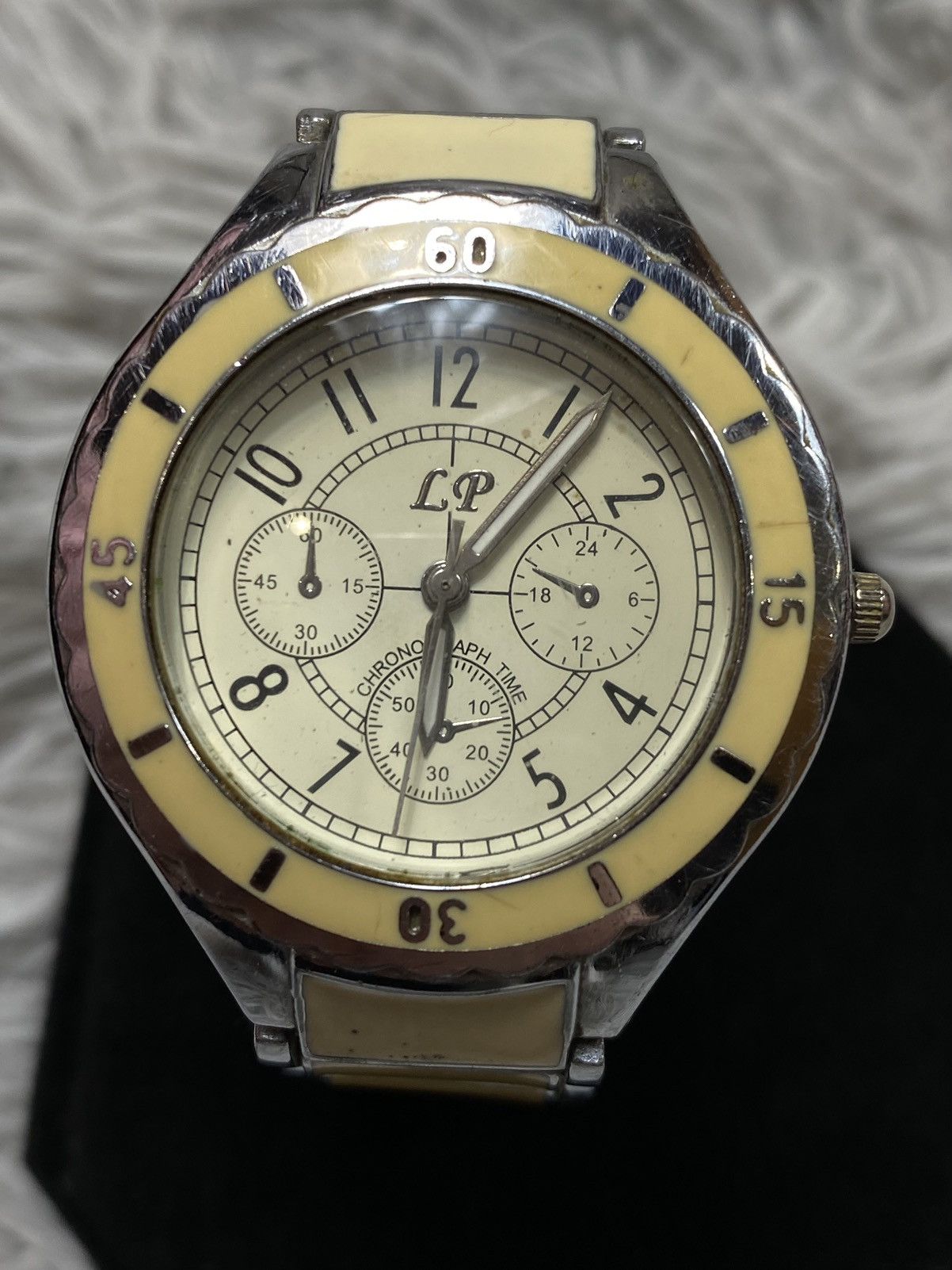 Japanese Brand LP Quartz Watch – Vintage Racing Style Size ONE SIZE - 2 Thumbnail