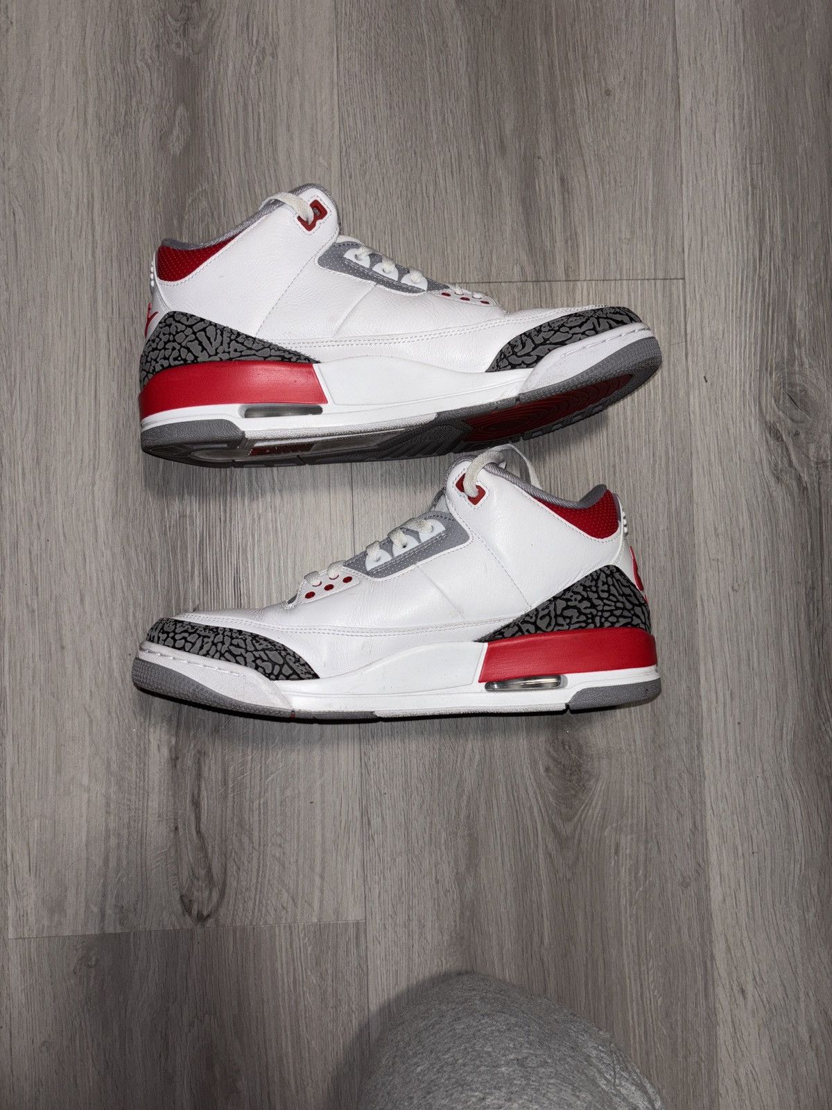 Jordan Brand Jordan 3 Fire Red Size US 11.5 / EU 44-45 - 2 Thumbnail