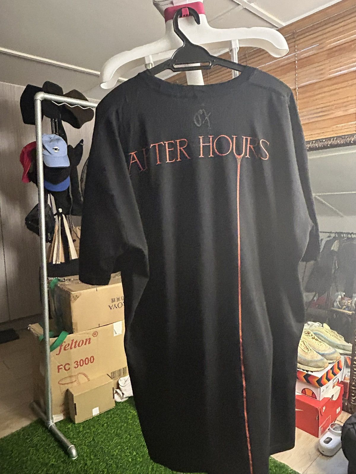 XO The weekend official xo tee Size US XXL / EU 58 / 5 - 6 Thumbnail