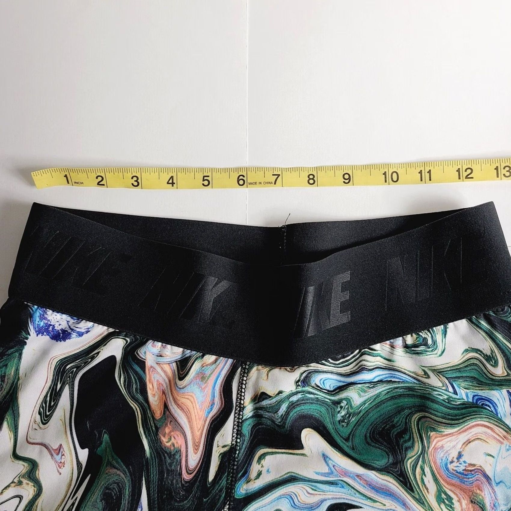 Nike Nike Women's Sportswear Leg-A-See Leggings Size Medium AH6499-010 Leggings Womens Multicolor Running" Size 32" / US 10 / IT 46 - 4 Thumbnail