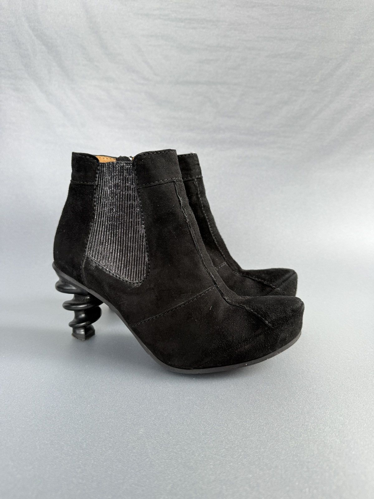 20471120 Y2K Tiggers Suede Black Ankle Boots With Spiral Heels Size US 8 / IT 38 - 2 Thumbnail
