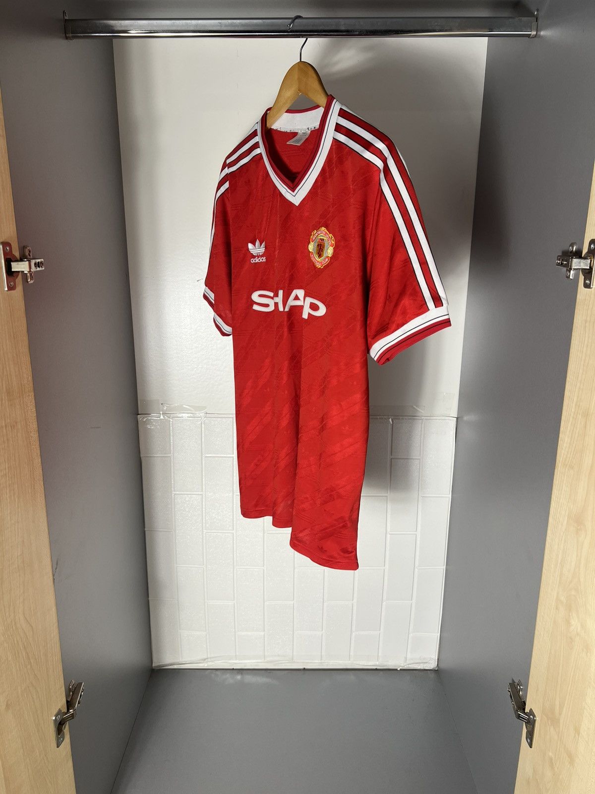 Vintage VERY RARE ADIDAS FC MANCHESTER UNITED ENGLAND SOCCER JERSEY Size US XXL / EU 58 / 5 - 6 Thumbnail
