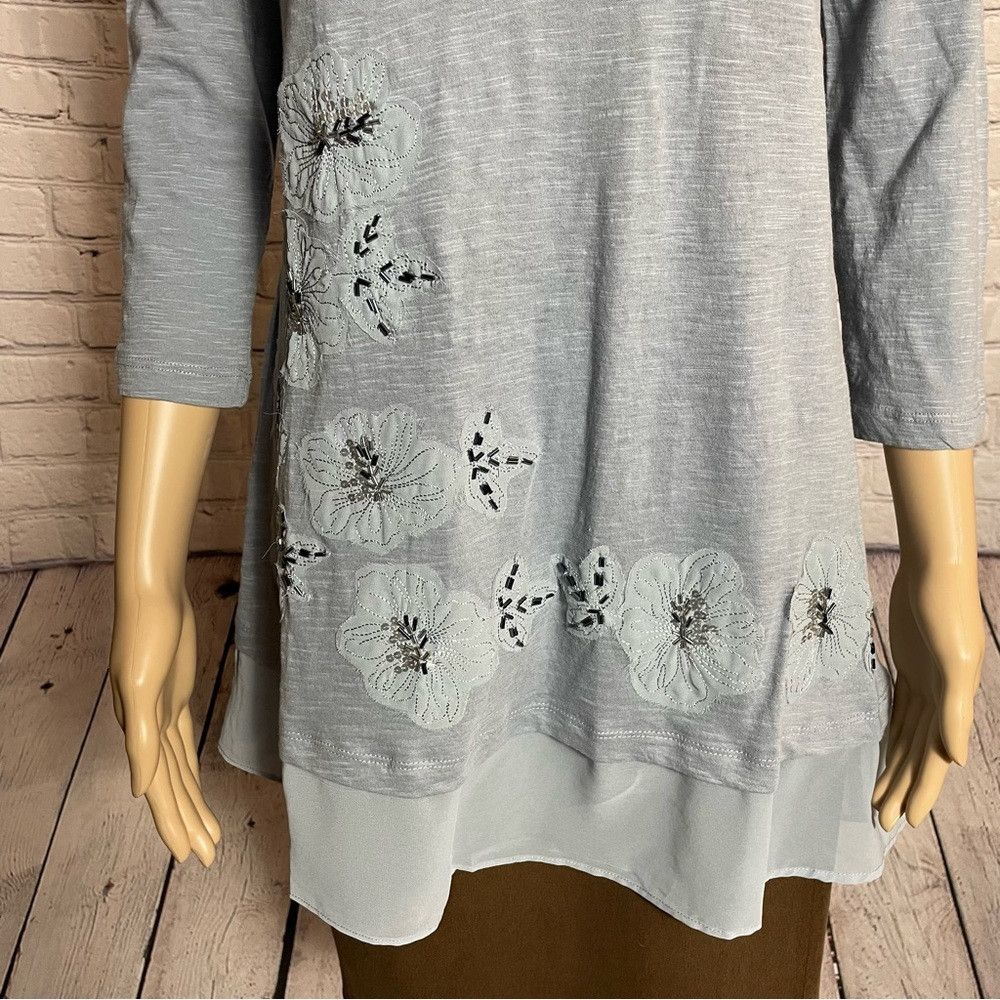 Other NEW LOGO by Lori Goldstein Floral Appliqué Beaded Top Size Size XXS / US 00 / IT 34 - 3 Thumbnail