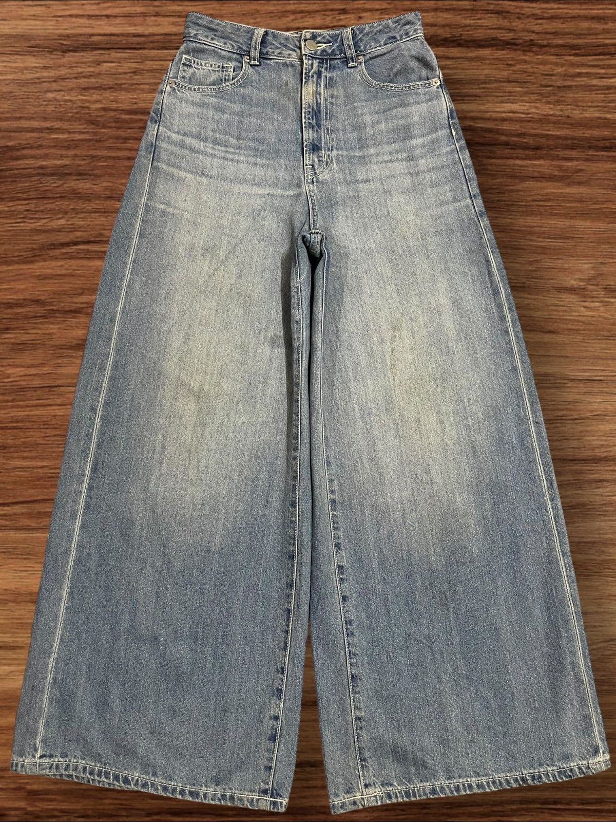 Japanese Brand Vintage Japanese Brand Blue Washed High Rise Wide Leg Jeans Size 26" / US 2 / IT 38 - 1 Thumbnail