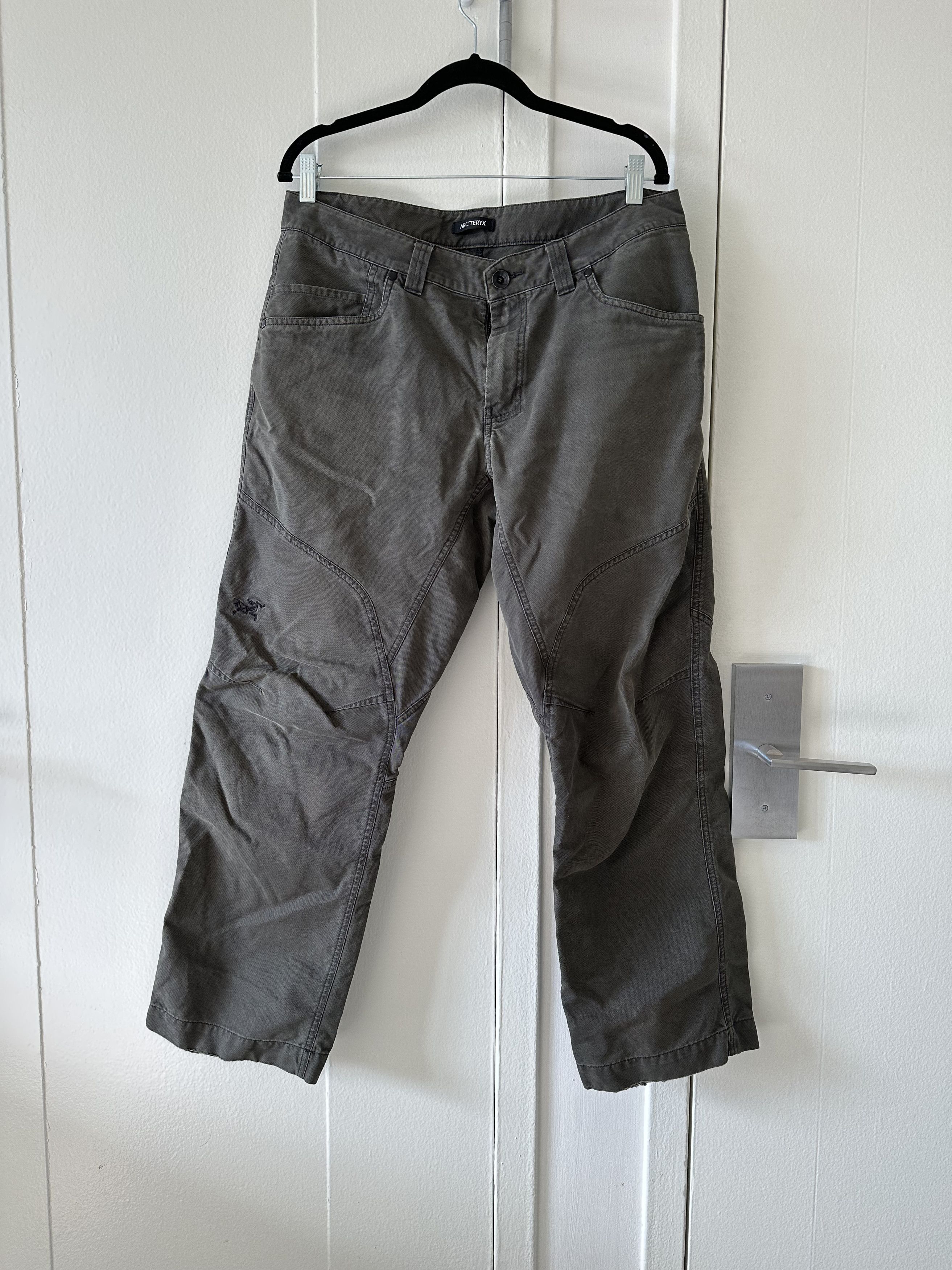 image of Arcteryx Arc'teryx Cargo Pants in Green, Men's (Size 34)