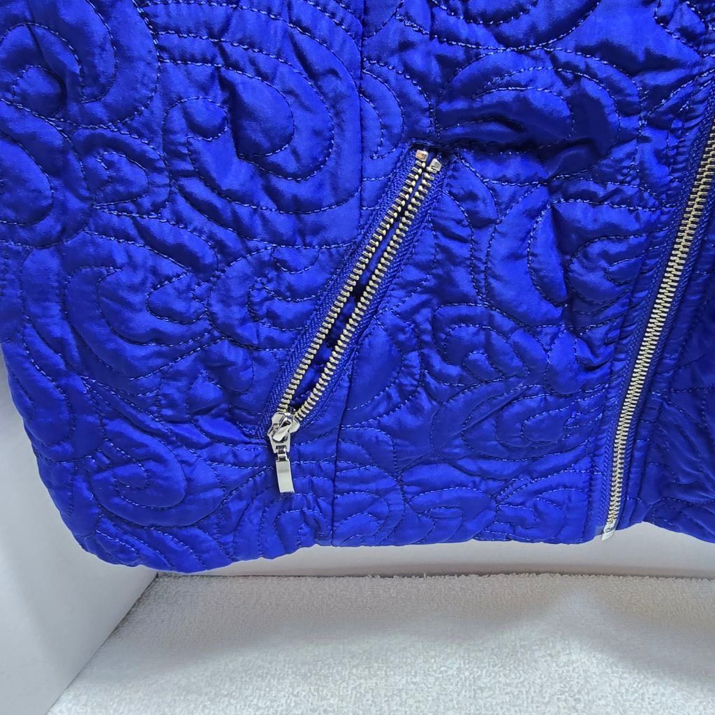 The Unbranded Brand Women's Christopher & Banks Blue Quilted Vest Petite P/L Size S / US 4 / IT 40 - 3 Thumbnail