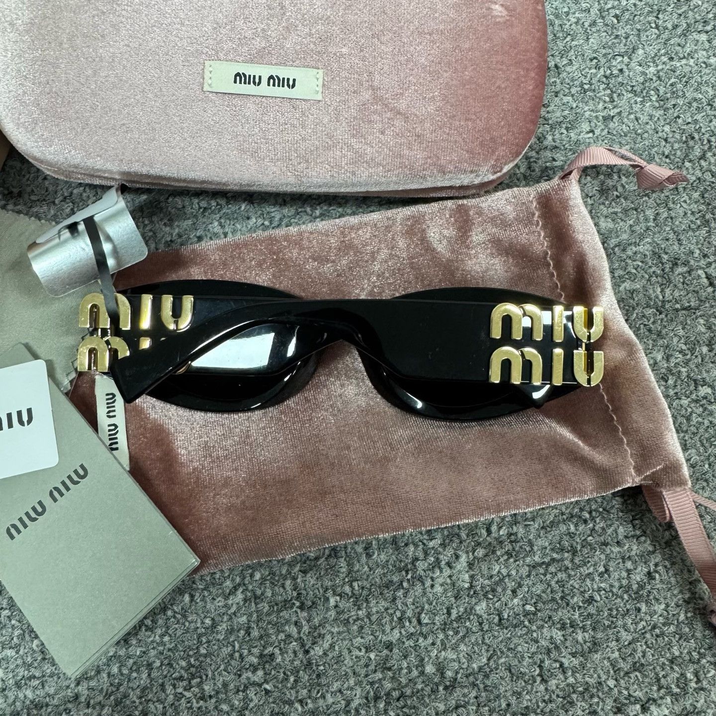Miu Miu Miu Miu Letter Logo Oval Sunglasses Size ONE SIZE - 1 Thumbnail