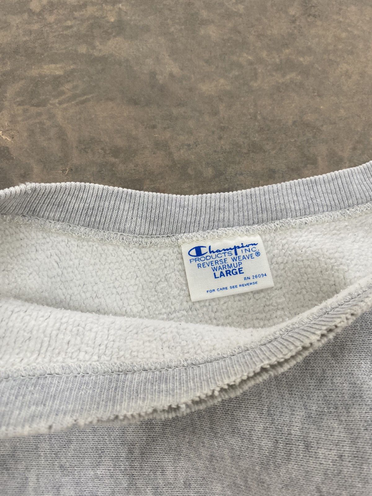 Champion × Vintage VINTAGE REVERSE WEAVE CHAMPION DISTRESSED SWEATSHIRT 80s 90s Size US L / EU 52-54 / 3 - 7 Thumbnail