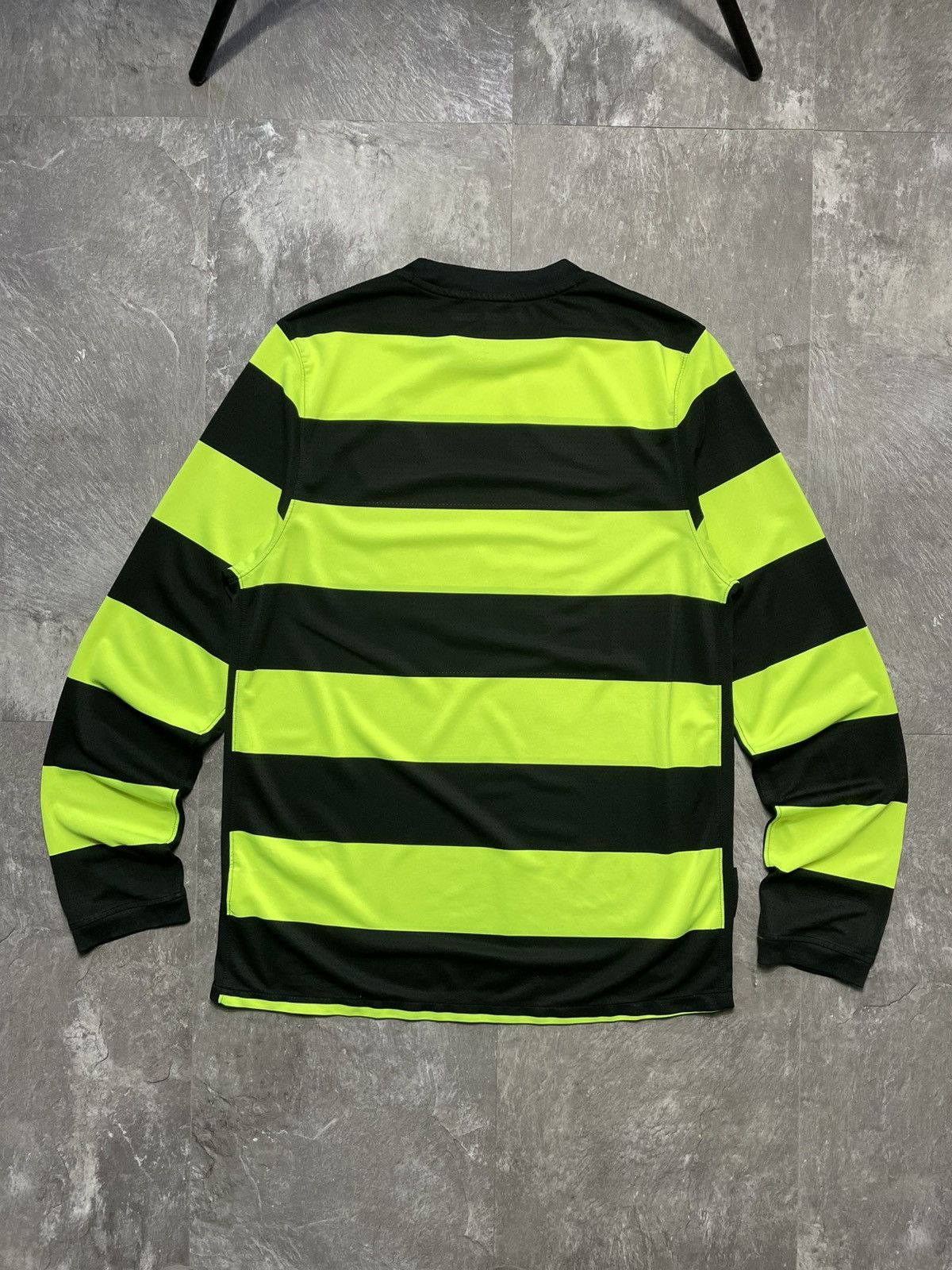 Nike Vintage Nike Celtic 2009 2011 Away Football Long Sleeve Size US M / EU 48-50 / 2 - 6 Thumbnail