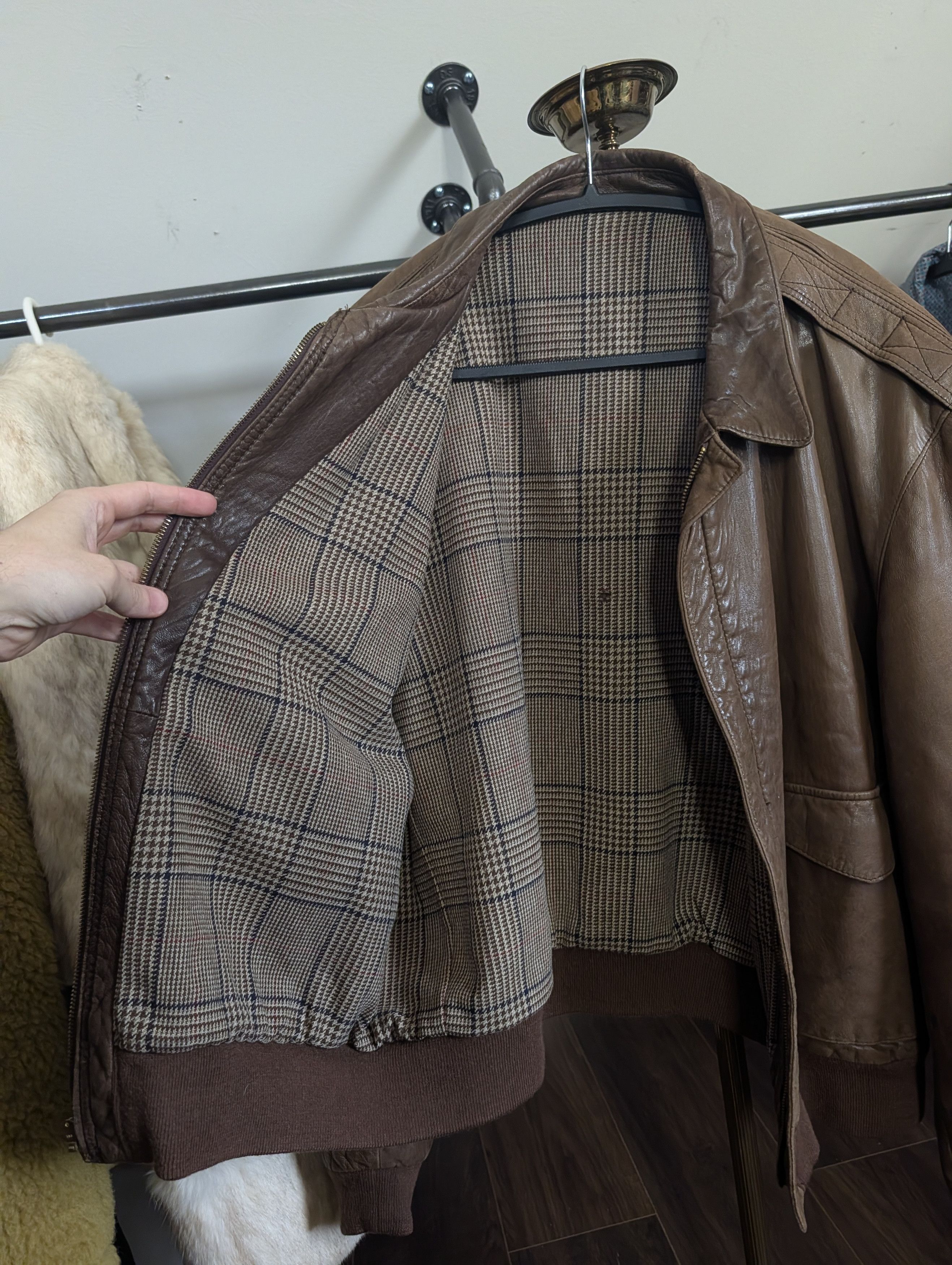 Vintage Rosenthal & Truitt leather A-2 tweed lined bomber jacket Size US XL / EU 56 / 4 - 11 Thumbnail