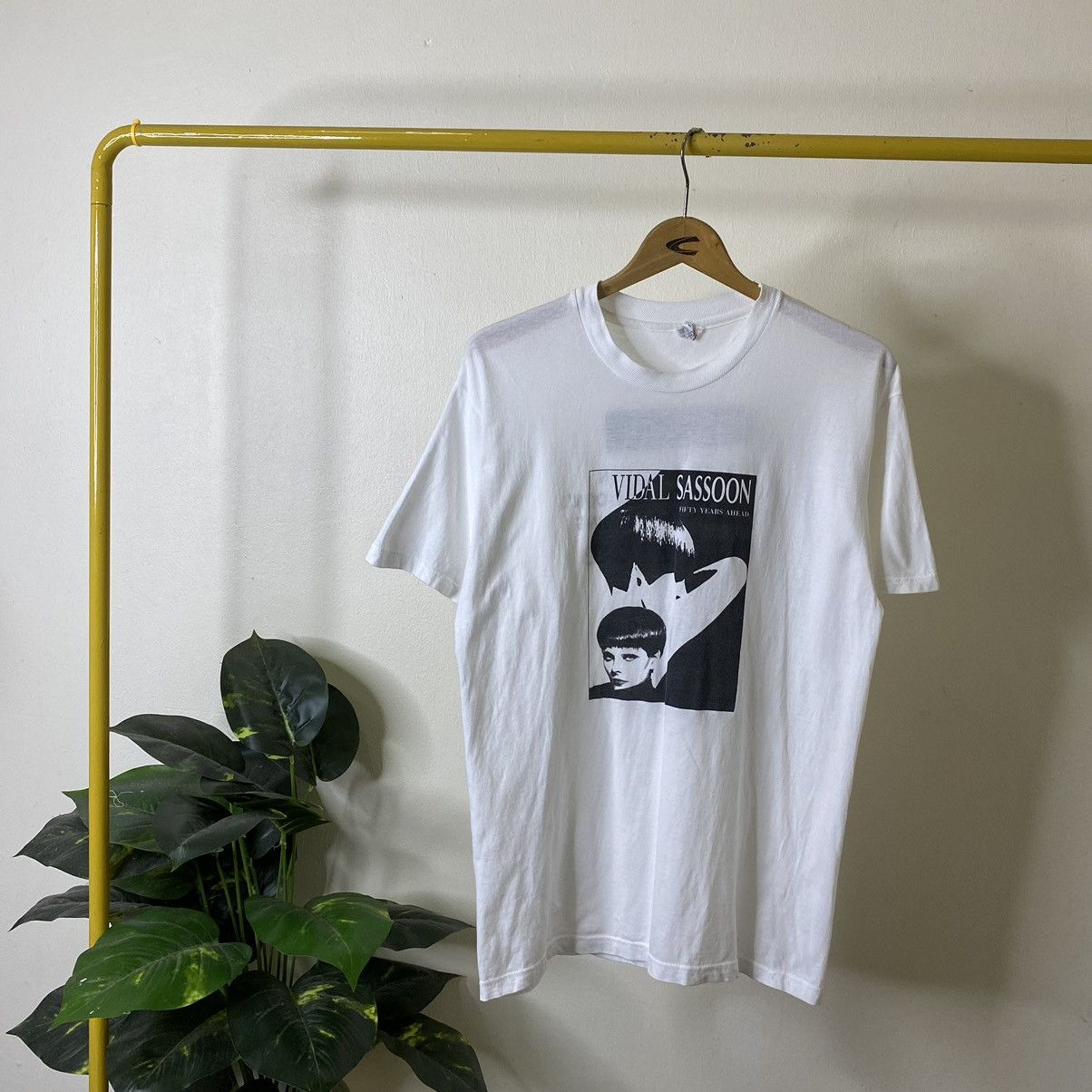 Vintage 1990s Vidal Sassoon World Tour Special Exhibition T-shirt Size US L / EU 52-54 / 3 - 1 Thumbnail