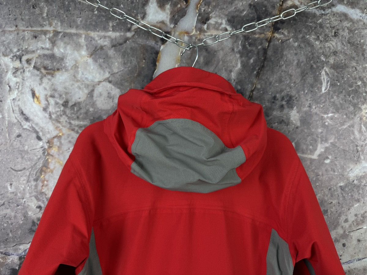 Other Women’s Millet Jacket Gore-Tex Outdoor Hiking Climbing Size M / US 6-8 / IT 42-44 - 13 Thumbnail