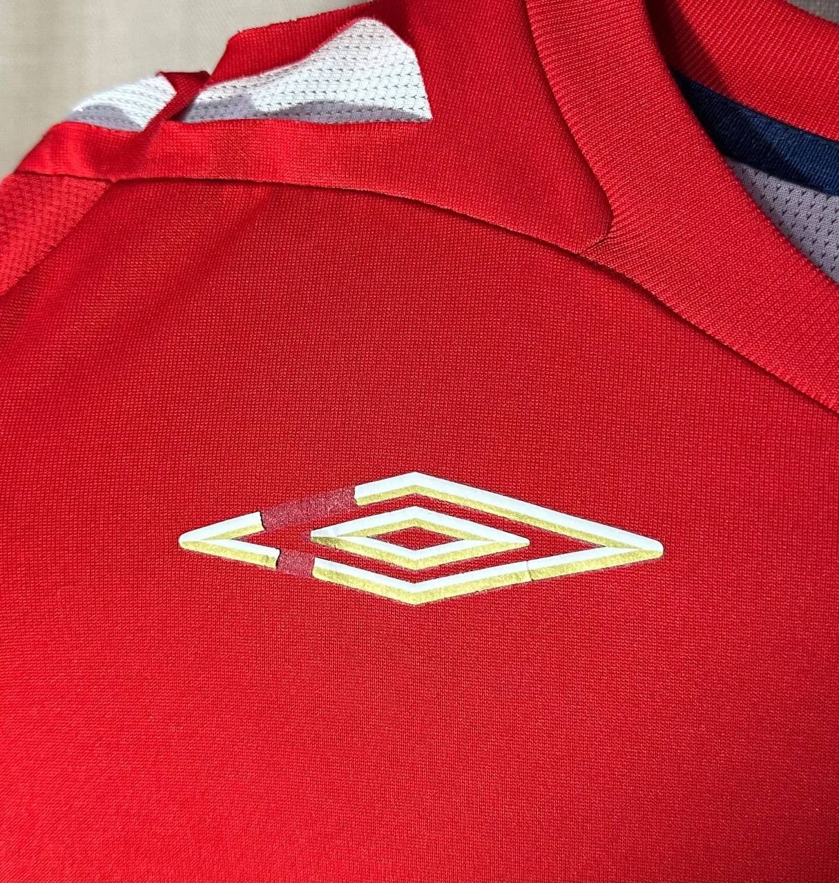 Umbro England 2006 2008 Away Umbro football jersey shirt Soccer Size US XL / EU 56 / 4 - 4 Thumbnail