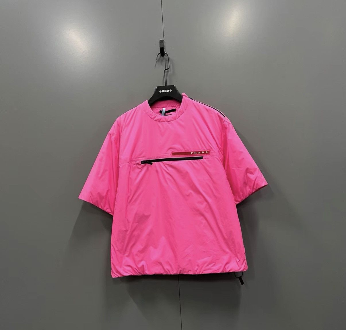 Prada Prada Pink Nylon Short Sleeve with Logo Patch J41 Size M / US 6-8 / IT 42-44 - 1 Thumbnail