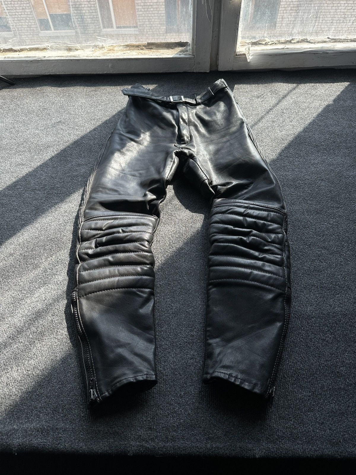 Leather 🚨Vintage leather pants motorcycles Black LUXURY Y2K Size 25" / US 0 / IT 36 - 2 Thumbnail
