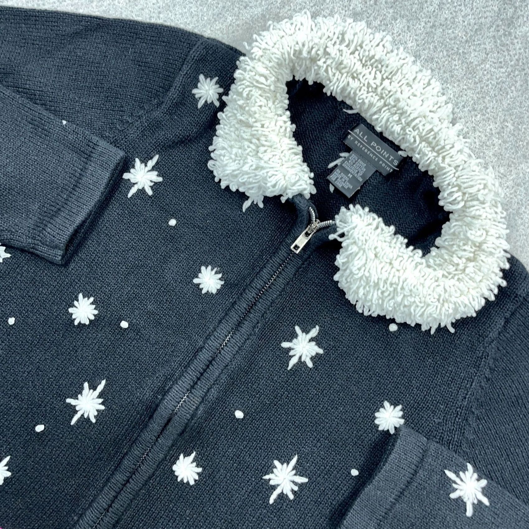 Vintage VINTAGE Christmas Cardigan Sweater Women M Black Winter Snowman Snowflakes Embroidered Full Zip 90s Holiday Retro Cardigan Size M / US 6-8 / IT 42-44 - 4 Thumbnail