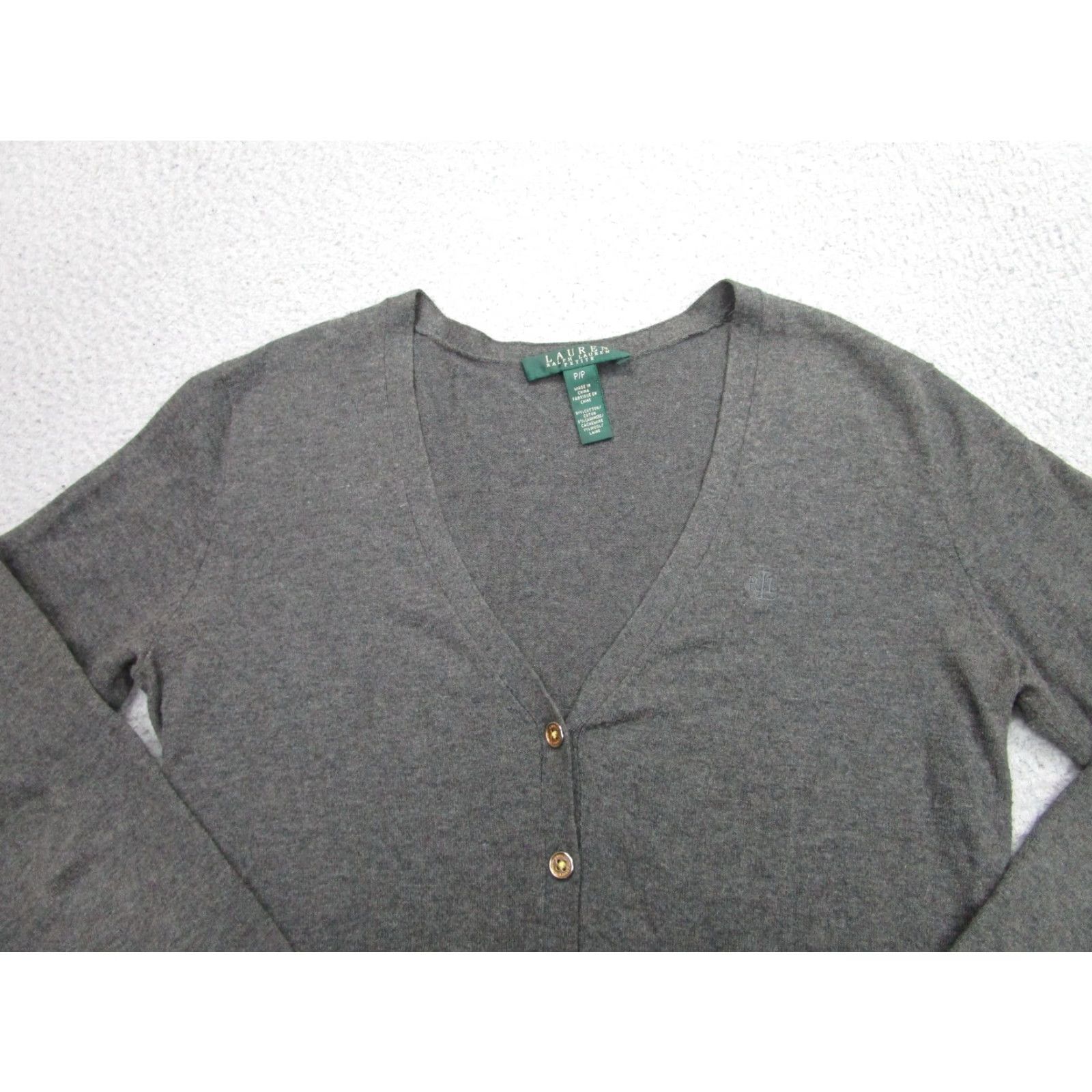 Ralph Lauren VINTAGE Lauren Ralph Lauren Cardigan Sweater Womens Petite P Gray V Neck Cashmere y2k academia Size S / US 4 / IT 40 - 2 Thumbnail