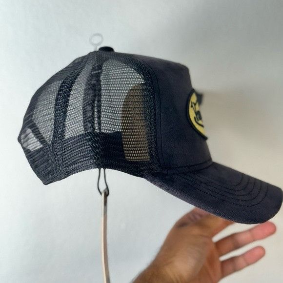 Designer × Von Dutch NWT VON DUTCH BLACK VELVET TRUCKER HAT Size ONE SIZE - 6 Thumbnail