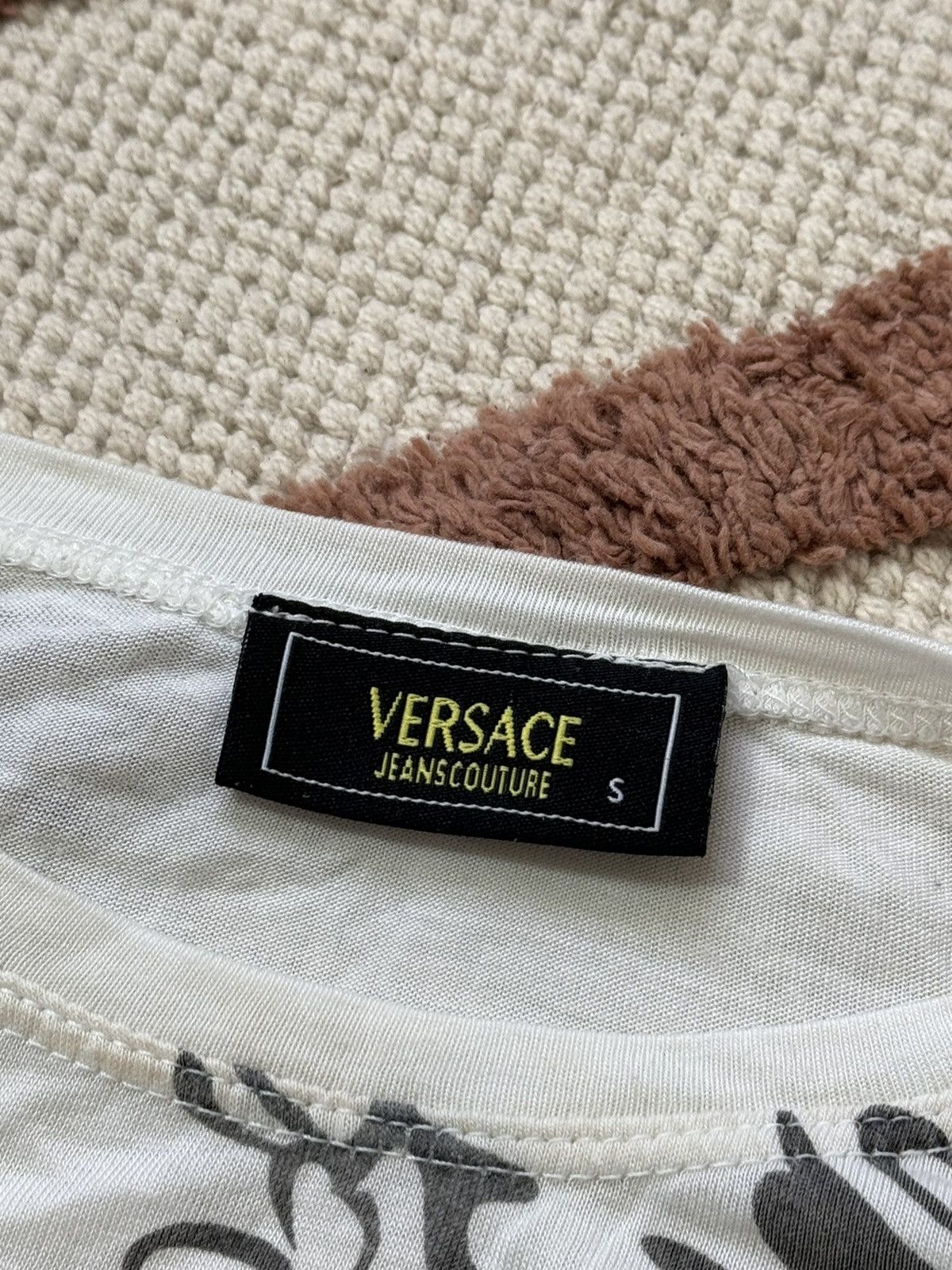 Vintage VINTAGE VERSACE JEANS COUTURE TEE SHIRT Size S / US 4 / IT 40 - 6 Thumbnail