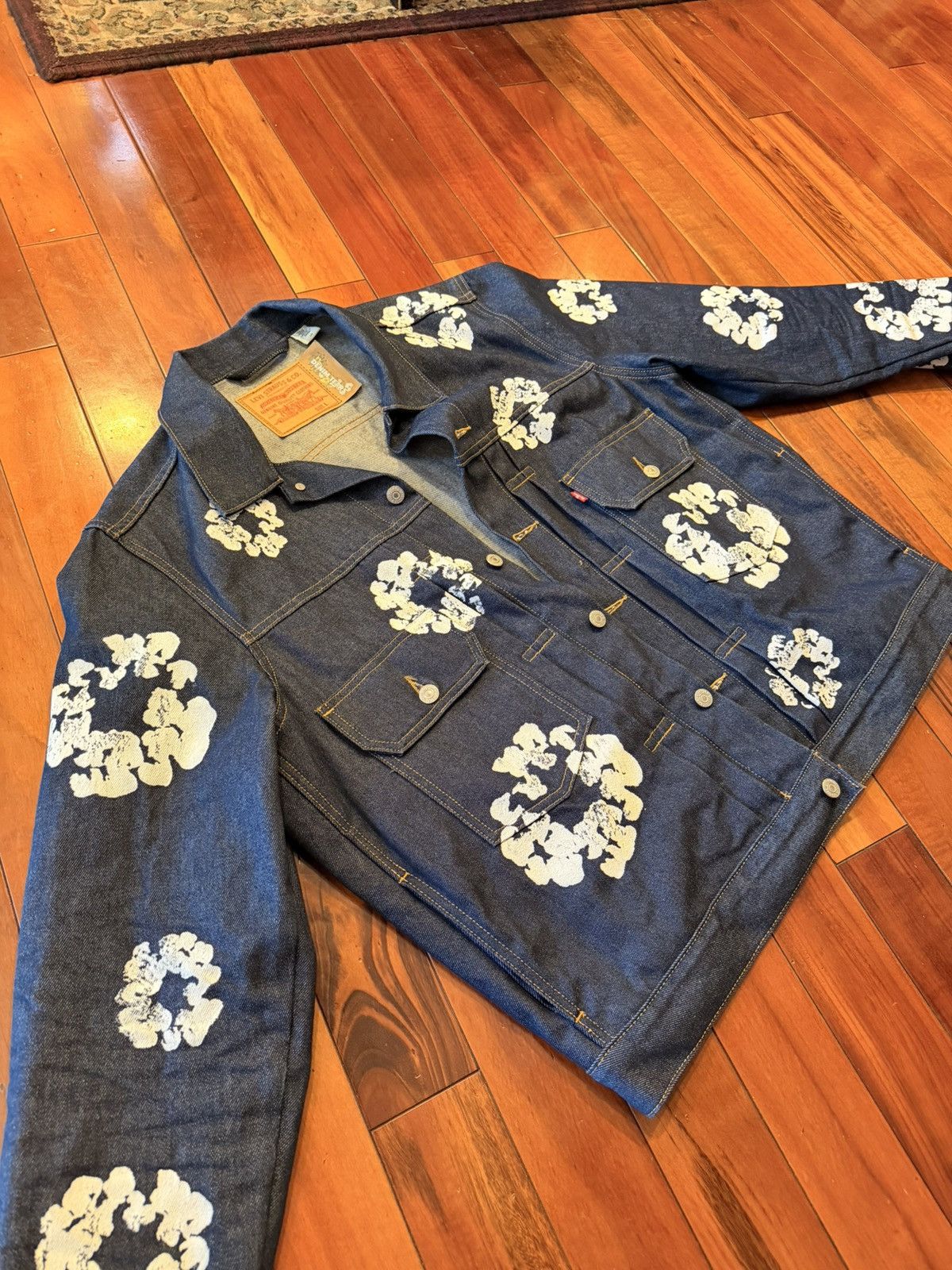 DENIM TEARS × Levi's DENIM TEARS JEAN JACKET - (2 ALL OVER WREATH RAW) Size US L / EU 52-54 / 3 - 4 Thumbnail