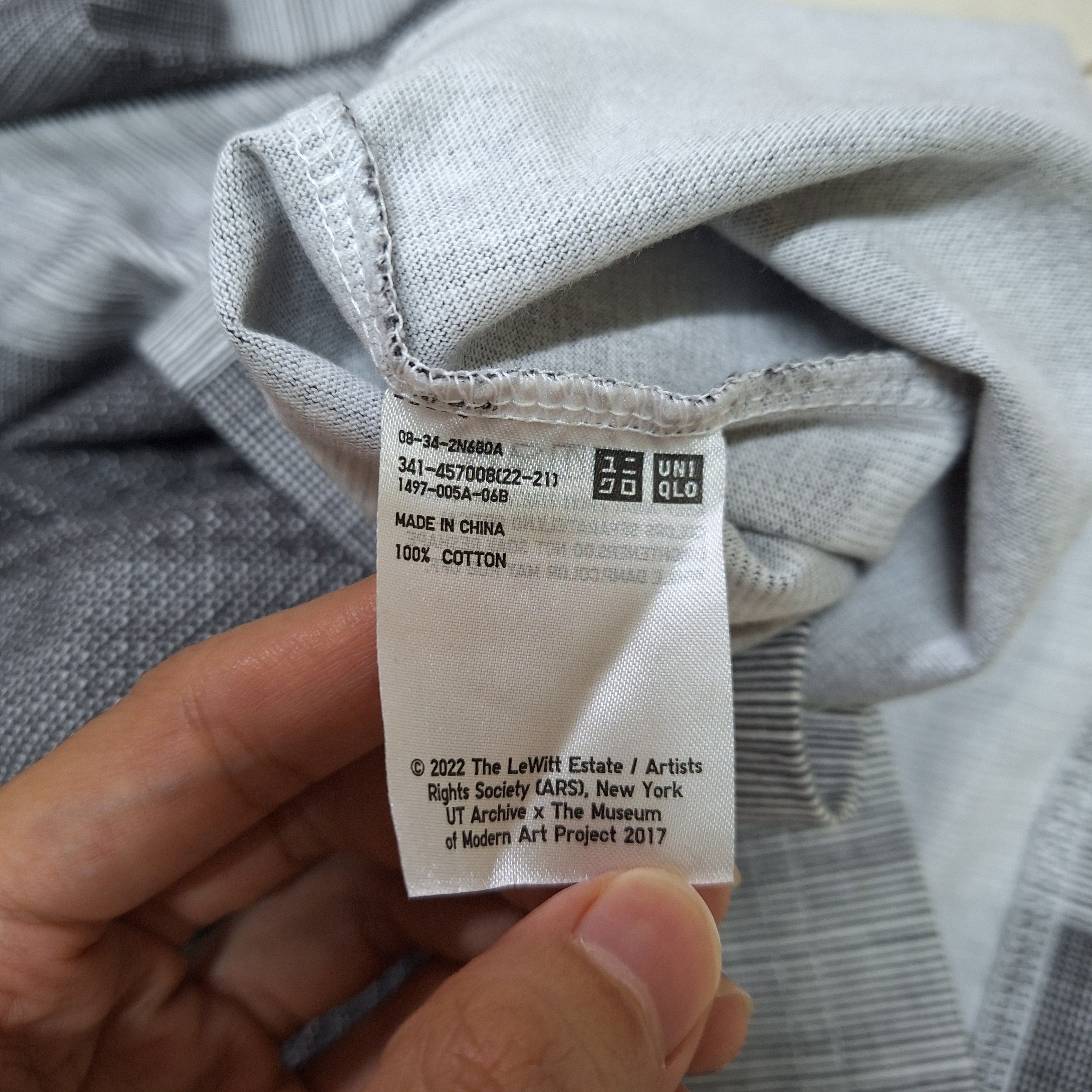 Uniqlo Uniqlo UT Moma T Shirt Size XS / US 0-2 / IT 36-38 - 4 Thumbnail