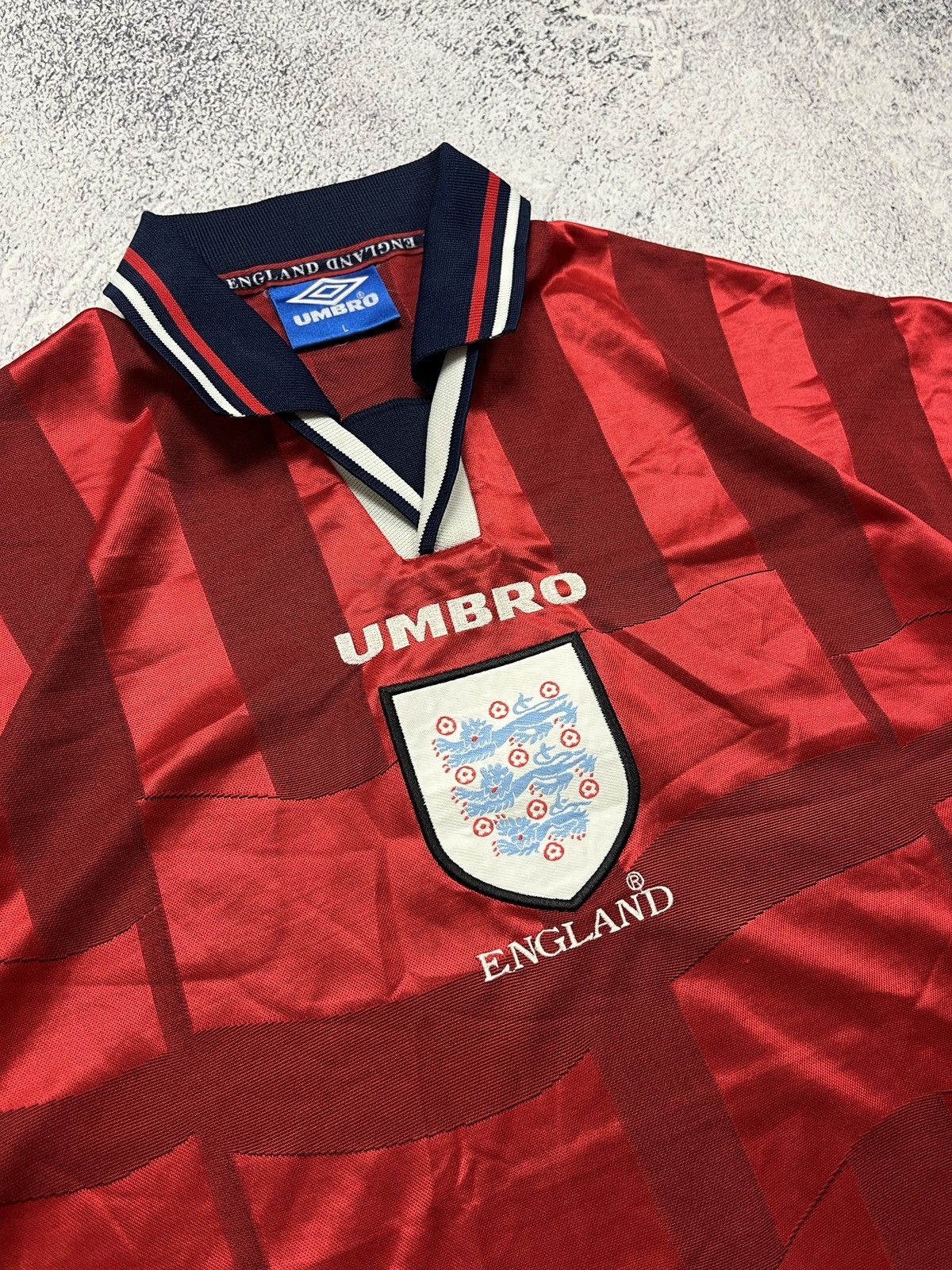 Umbro Vintage Umbro England 1997 Away Retro Soccer Jersey Shirt Size US L / EU 52-54 / 3 - 6 Thumbnail