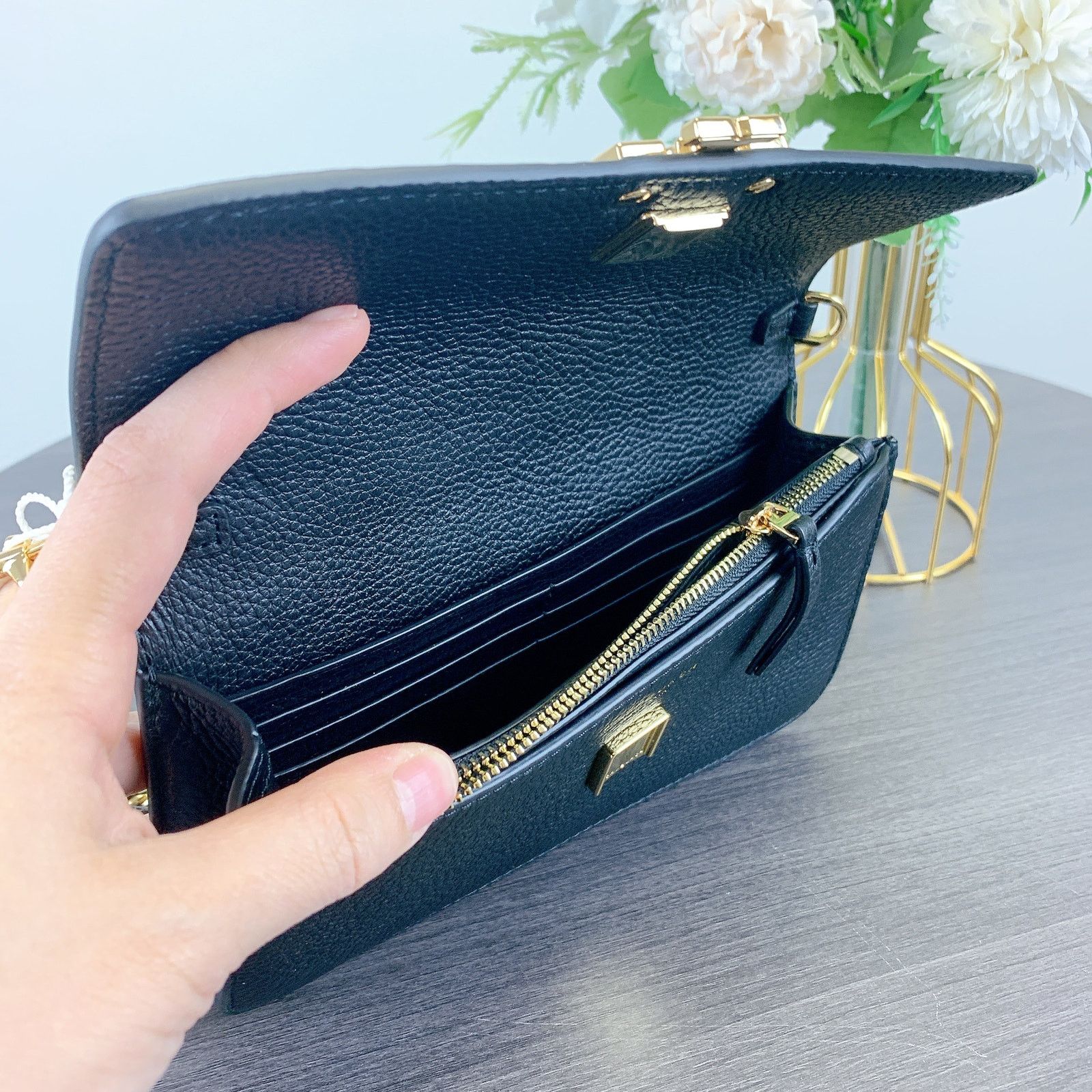 Tory Burch Tory Burch 141012 Britten Small Wristlet Crossbody Bag BLACK Size ONE SIZE - 7 Thumbnail