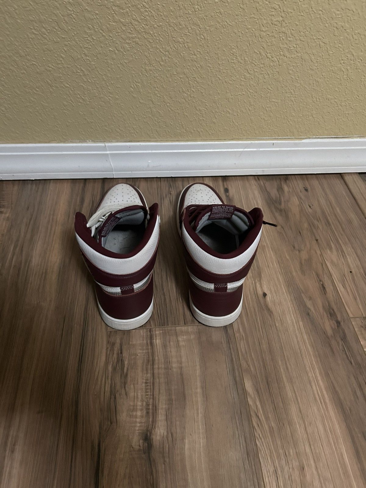 Jordan Brand × Nike Air Jordan 1 Retro High OG ‘Bordeaux Size US 11.5 / EU 44-45 - 3 Thumbnail